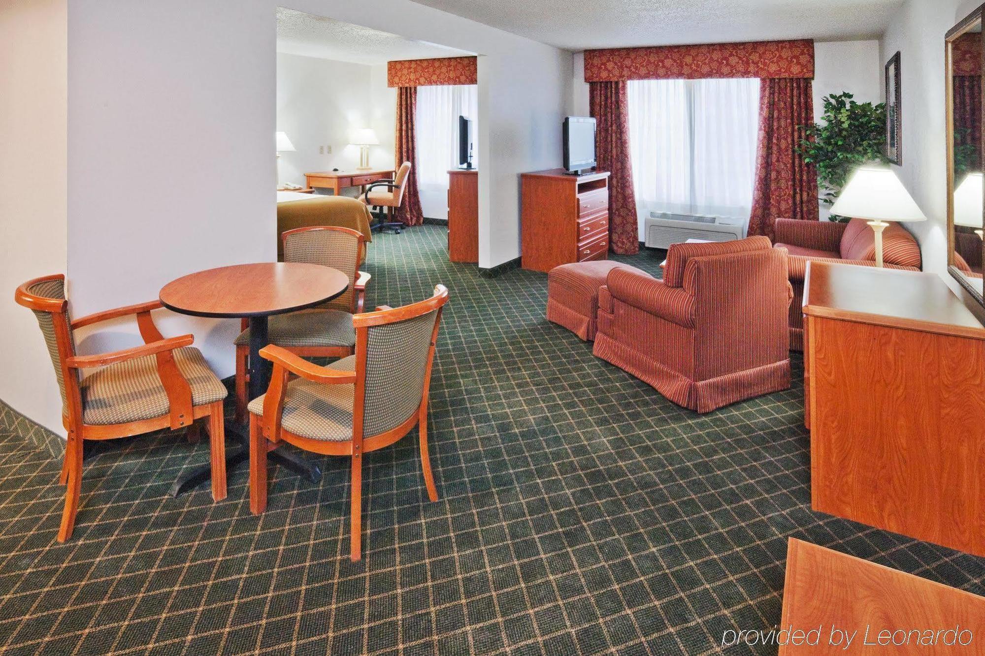 Holiday Inn Express Hotel & Suites Chickasha By Ihg Rom bilde