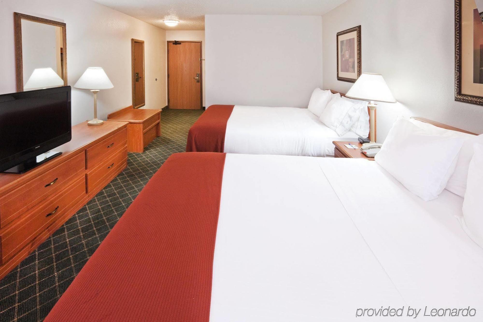 Holiday Inn Express Hotel & Suites Chickasha By Ihg Rom bilde